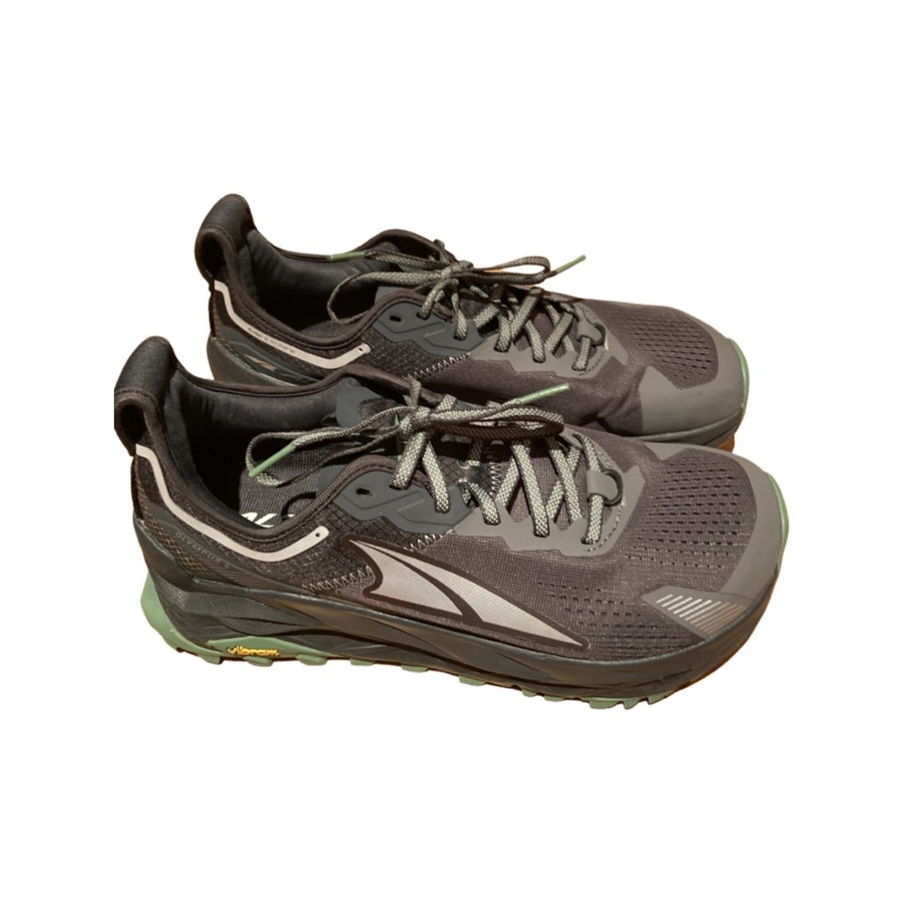 EUC Altra Men’s Olympus 5 Running Shoe